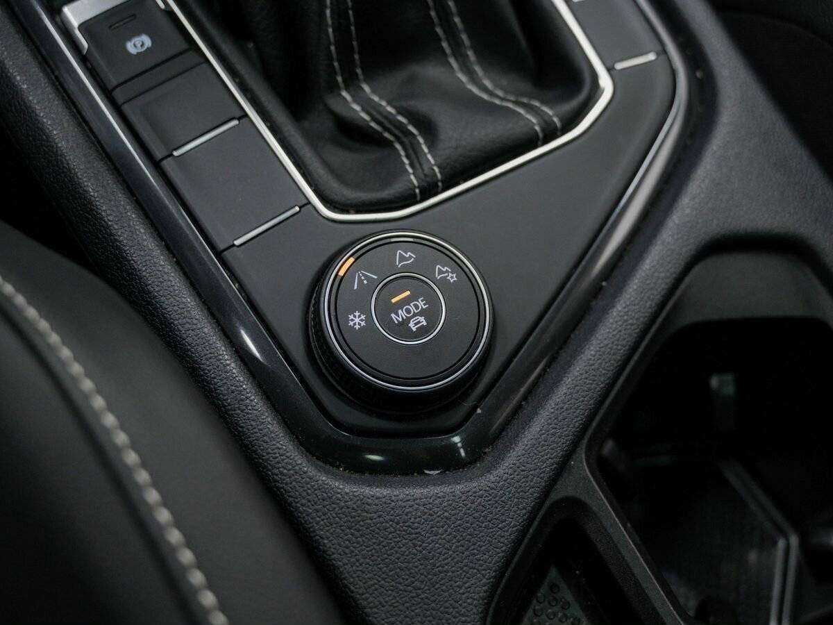 Volkswagen Tiguan, 2022 Фото №24