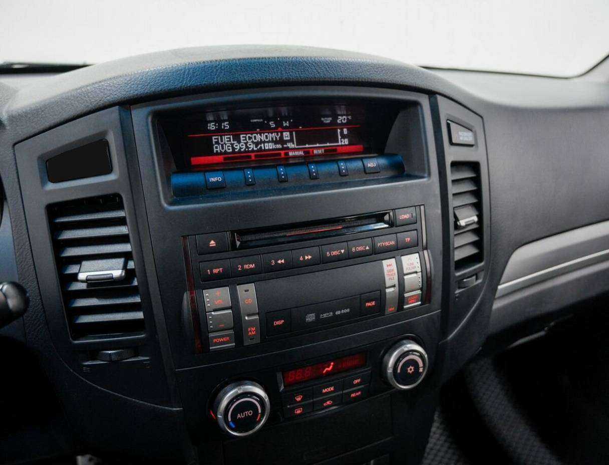 Mitsubishi Pajero, 2011 Фото №24