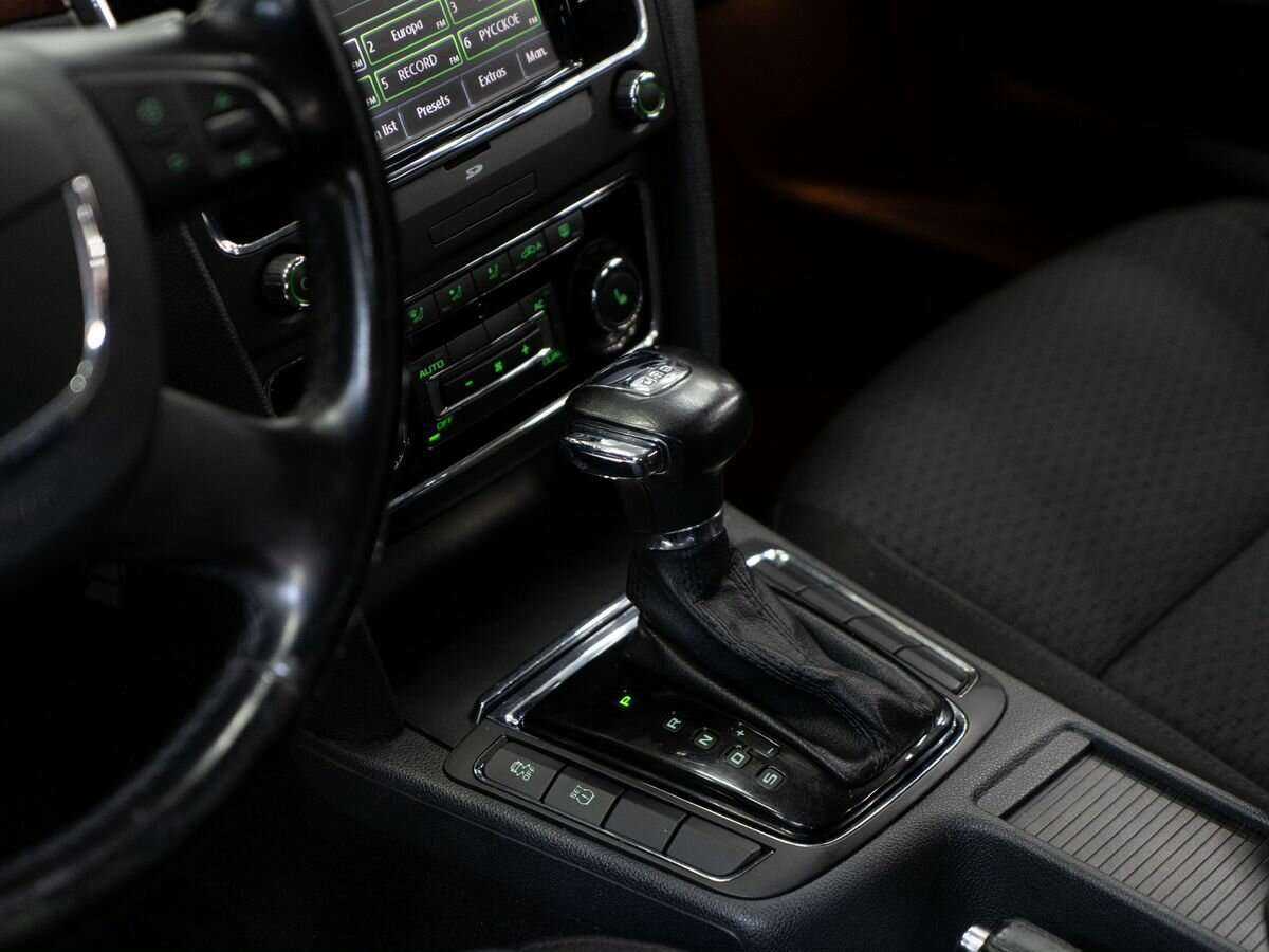 Skoda Superb DSG, 2011 Фото №13