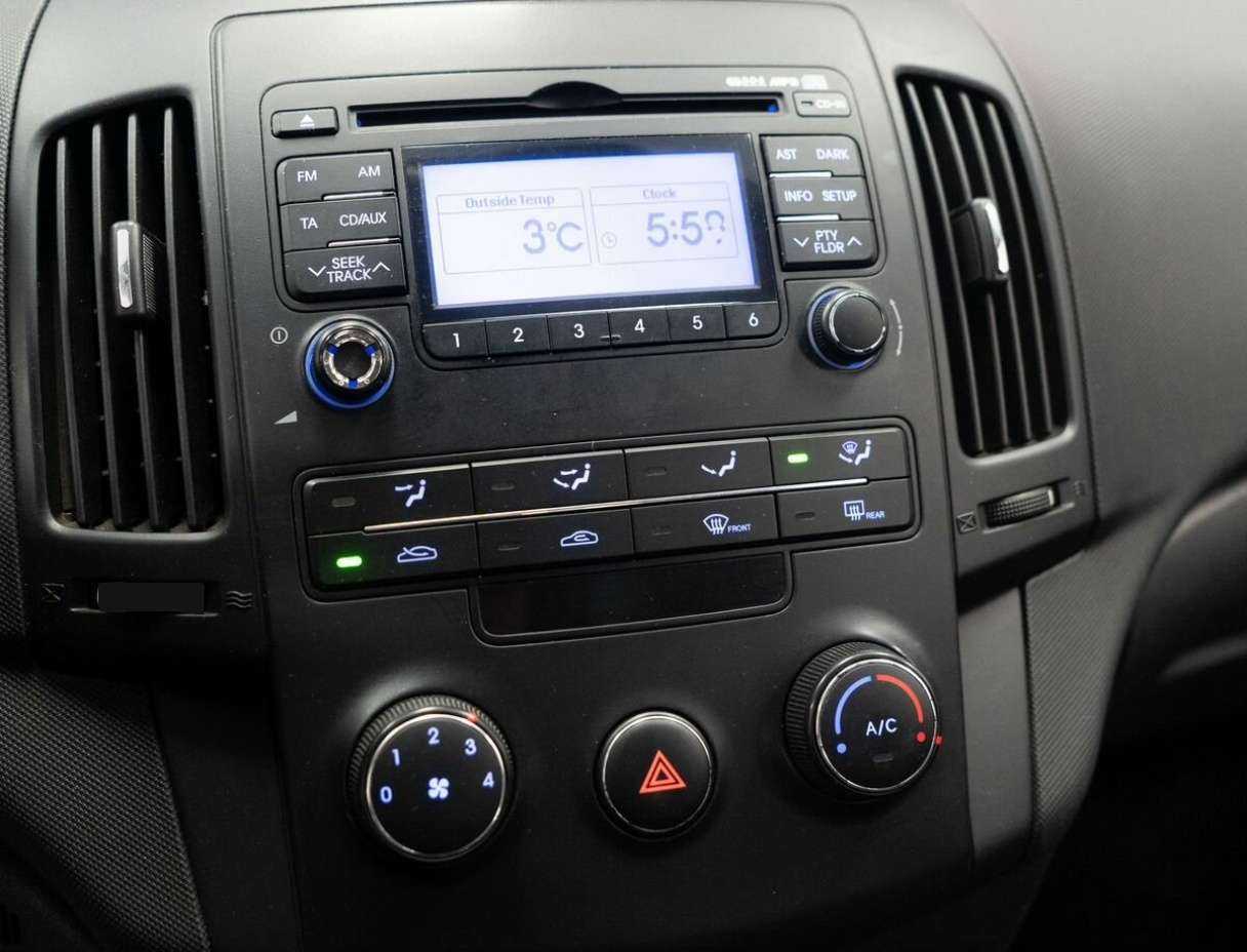 Hyundai i30, 2010 Фото №10