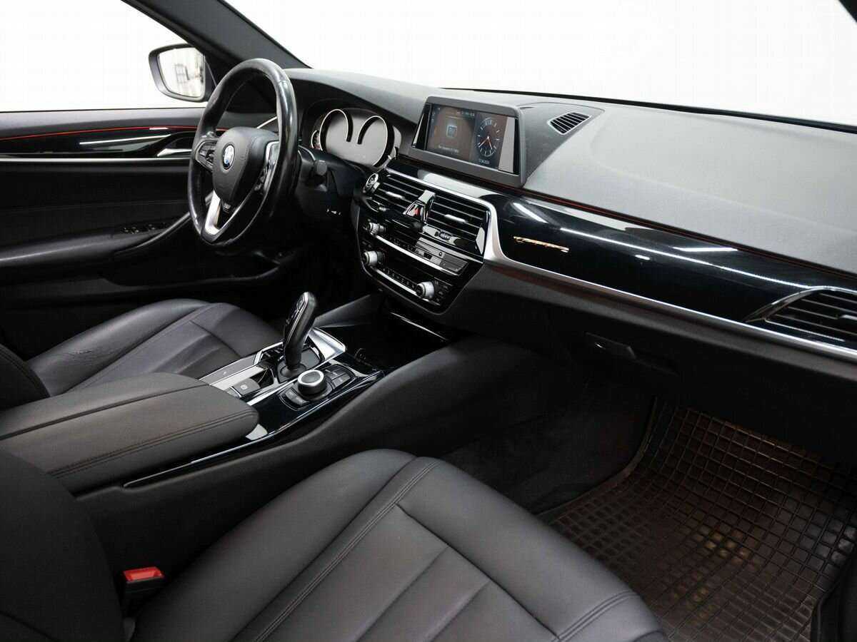 BMW 5 серии 520d xDrive, 2019 Фото №11