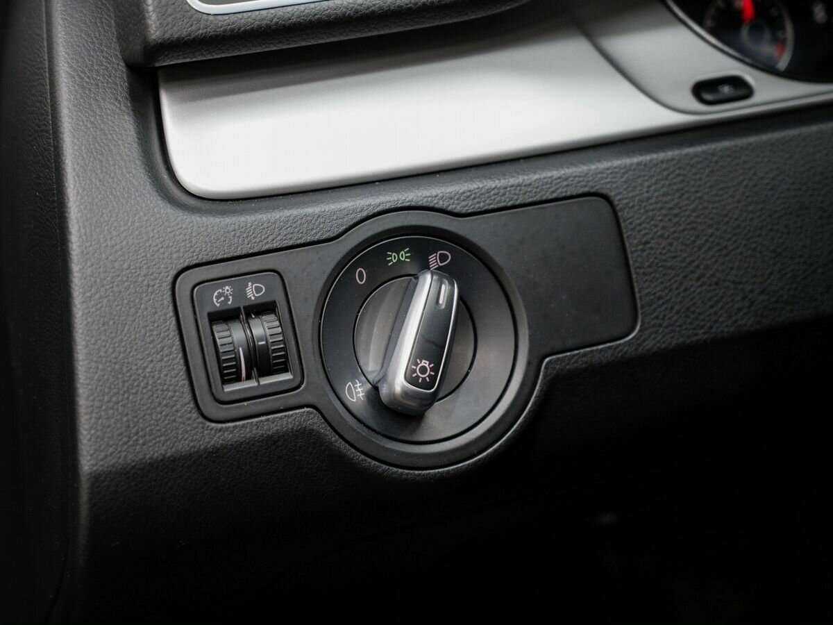 Volkswagen Passat, 2011 Фото №17