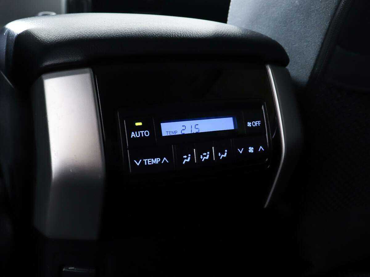 Toyota Land Cruiser Prado, 2021 Фото №21
