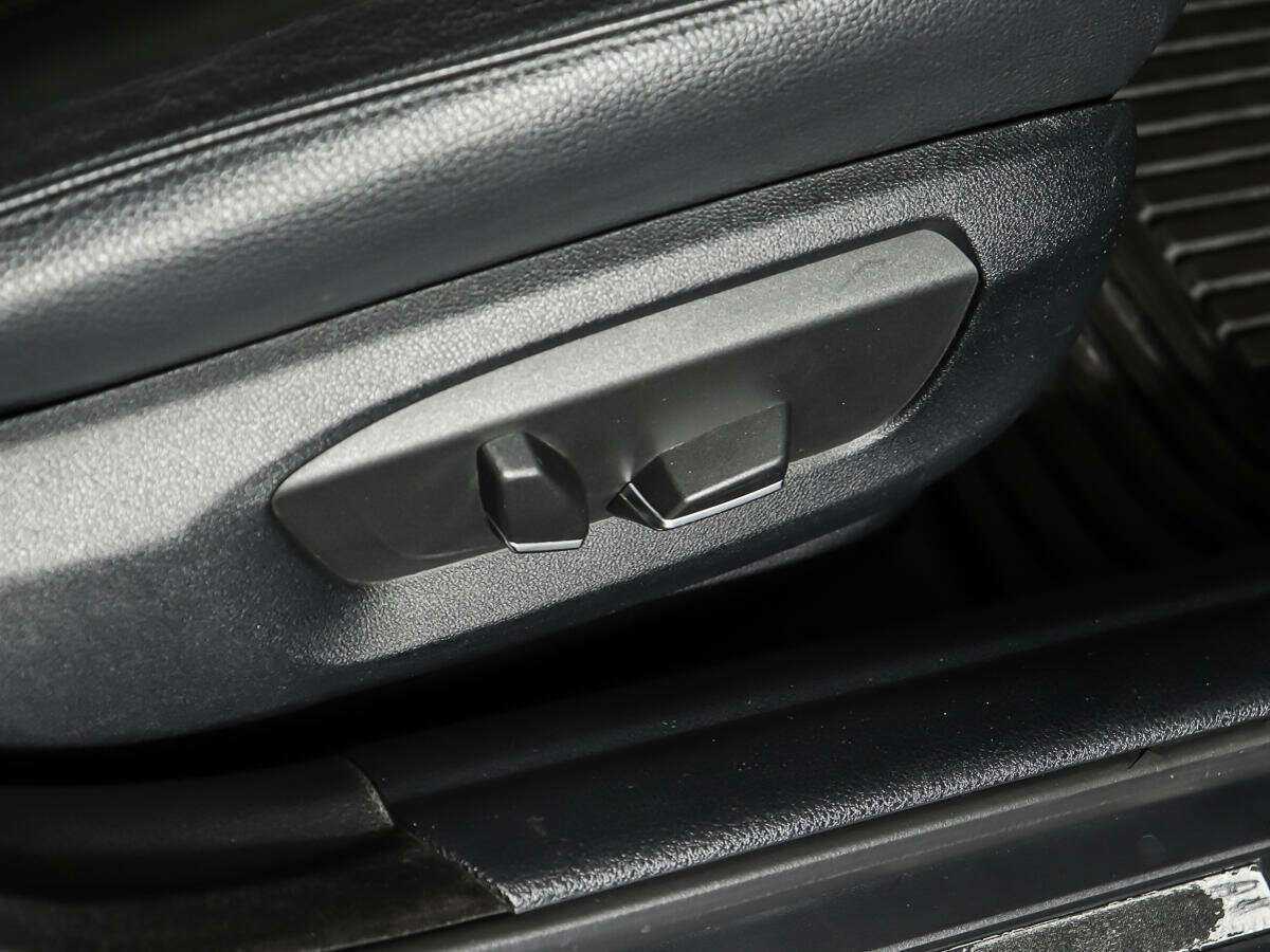 BMW 5 серии 528i xDrive, 2013 Фото №16