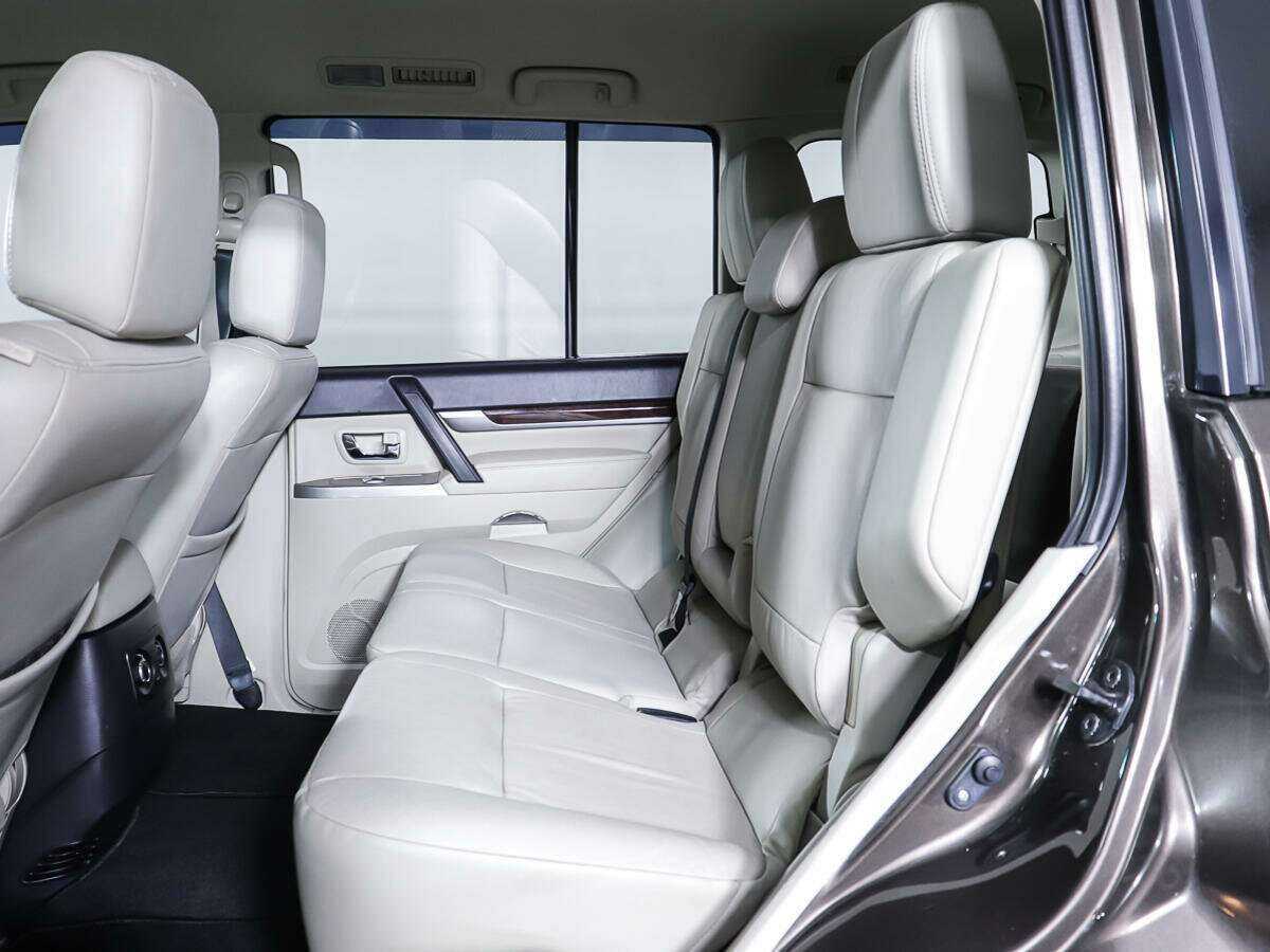 Mitsubishi Pajero, 2017 Фото №9