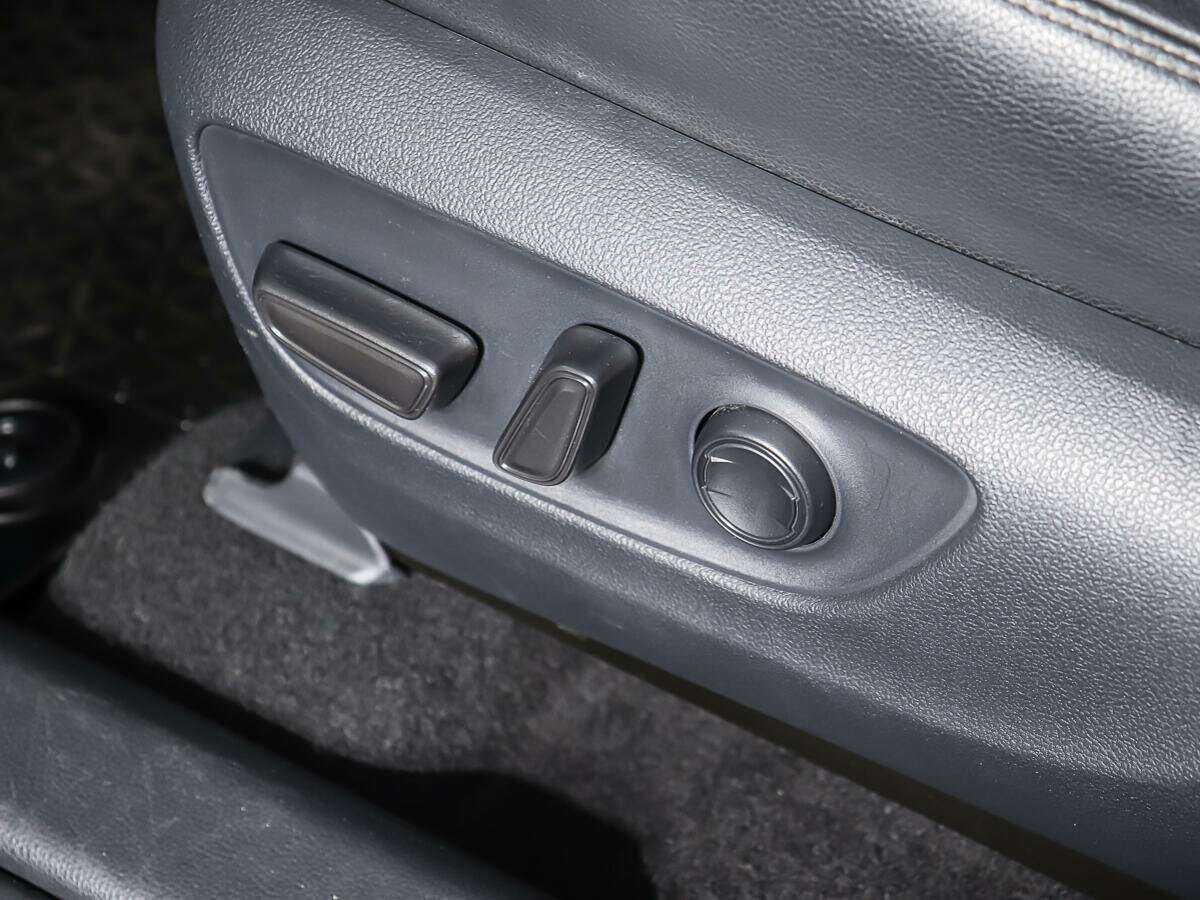 Toyota RAV4, 2021 Фото №14