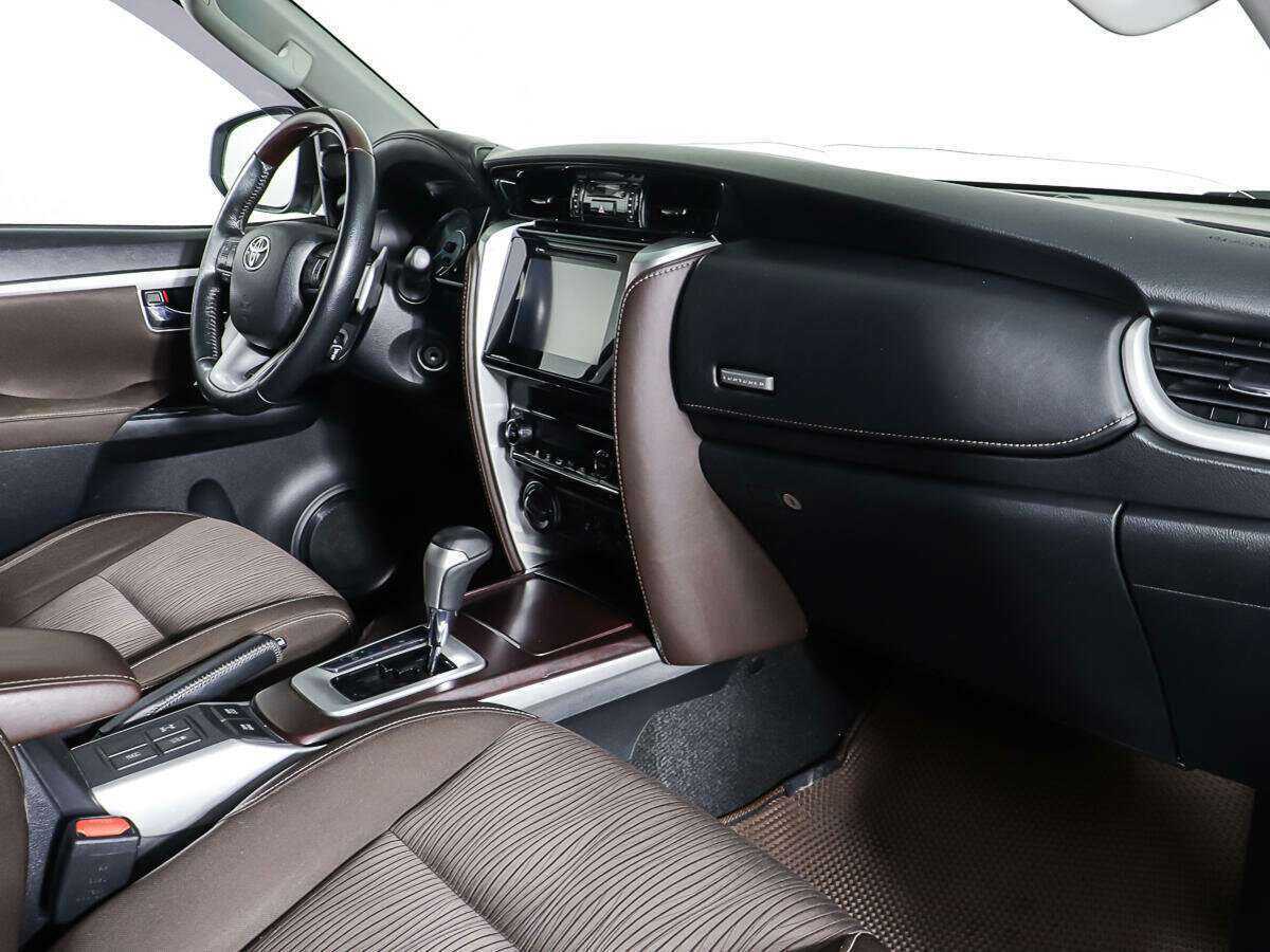 Toyota Fortuner, 2017 Фото №8