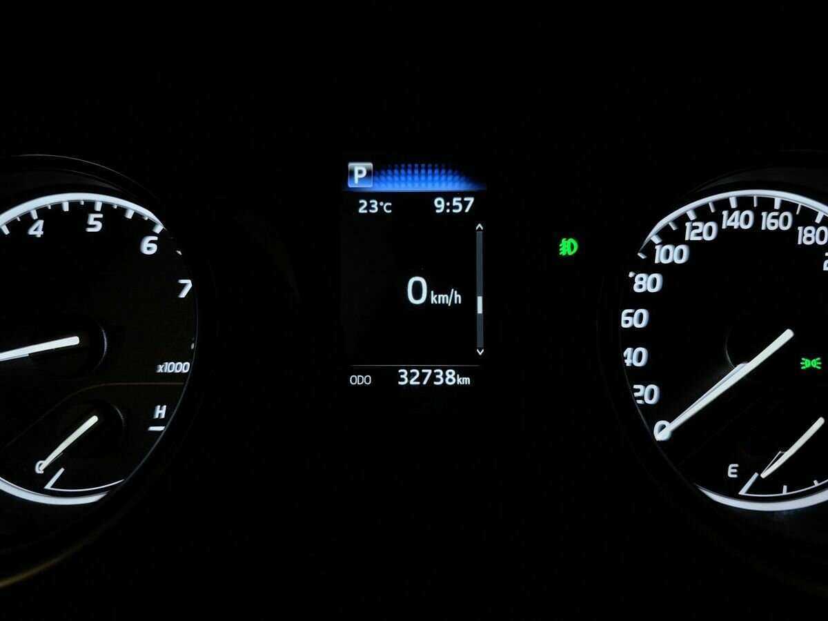 Toyota Camry, 2021 Фото №15