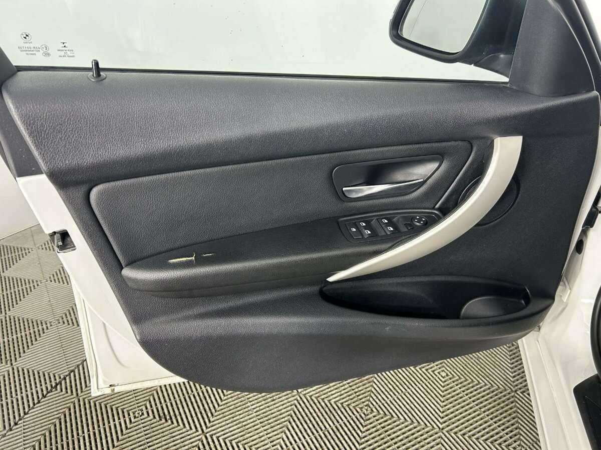 BMW 3 серии 320i, 2014 - 186 000 км. | Фото №8