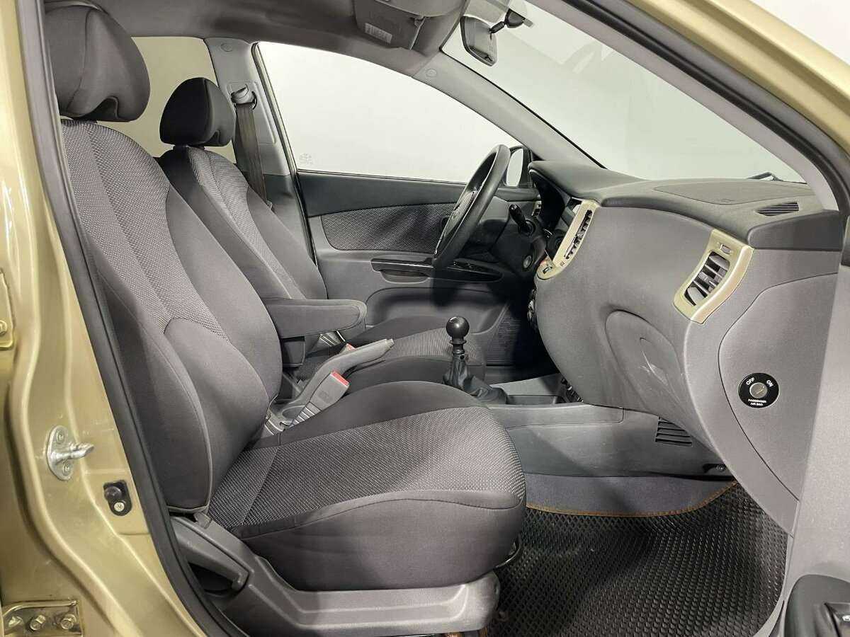 Kia Rio, 2010 Фото №14