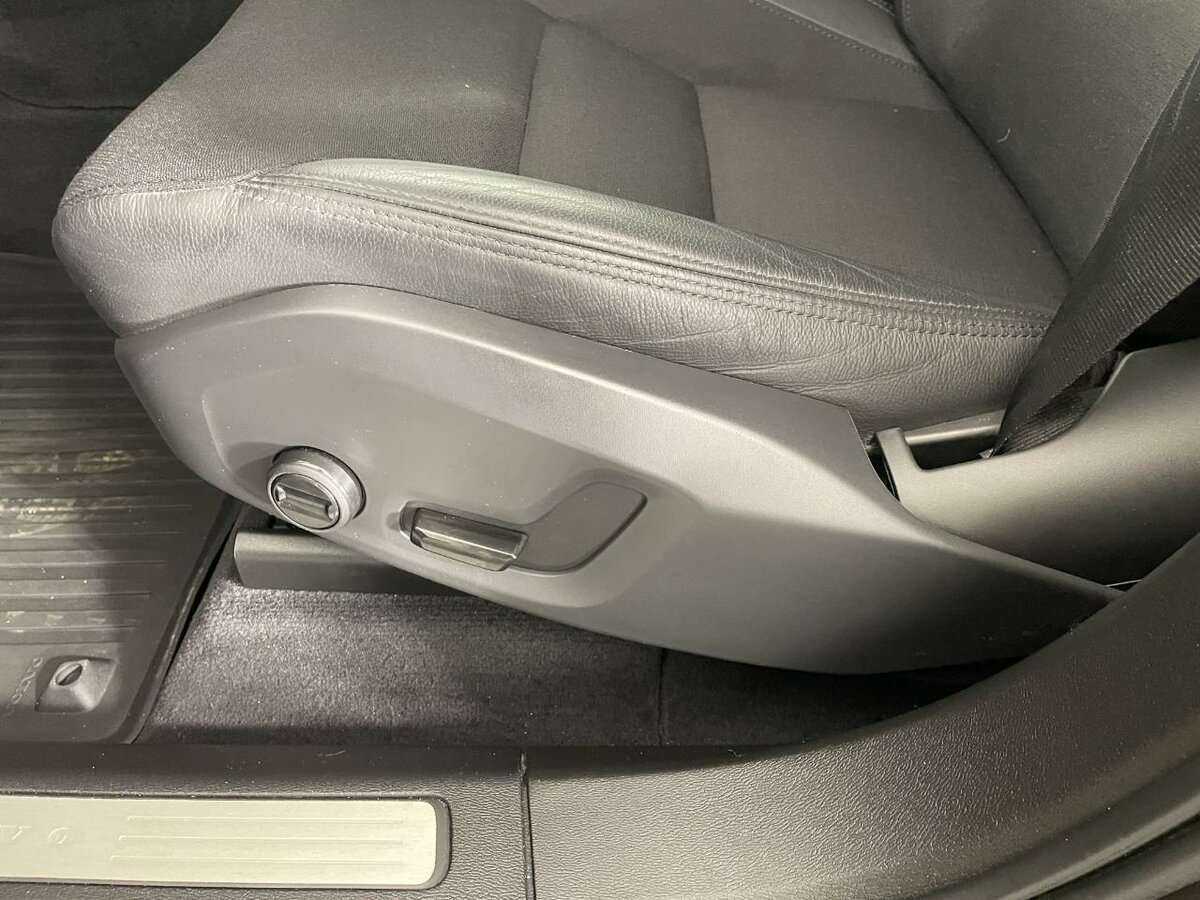 Volvo XC60, 2019 Фото №10