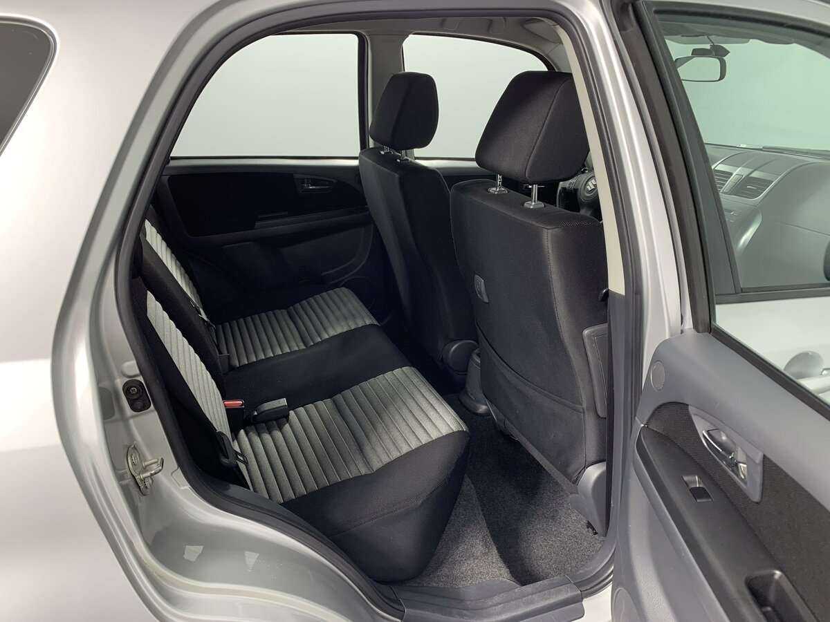 Suzuki SX4, 2010 Фото №16