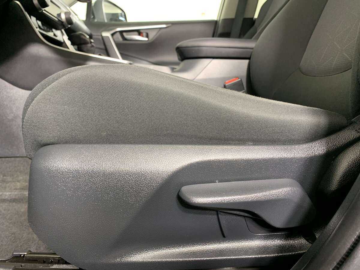 Toyota RAV4, 2020 Фото №14