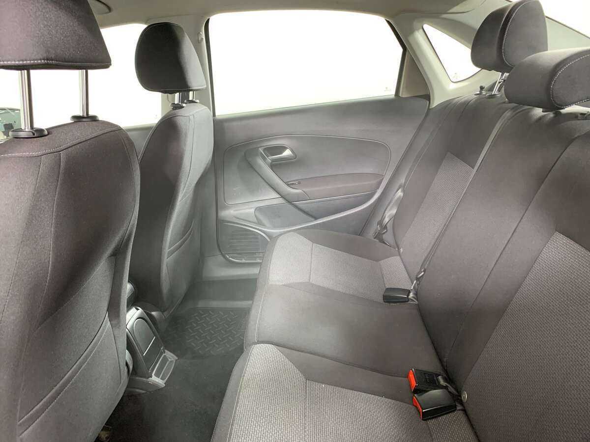 Volkswagen Polo, 2015 Фото №16