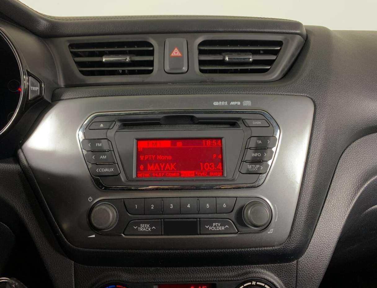 Kia Rio 5-speed, 2012 Фото №16