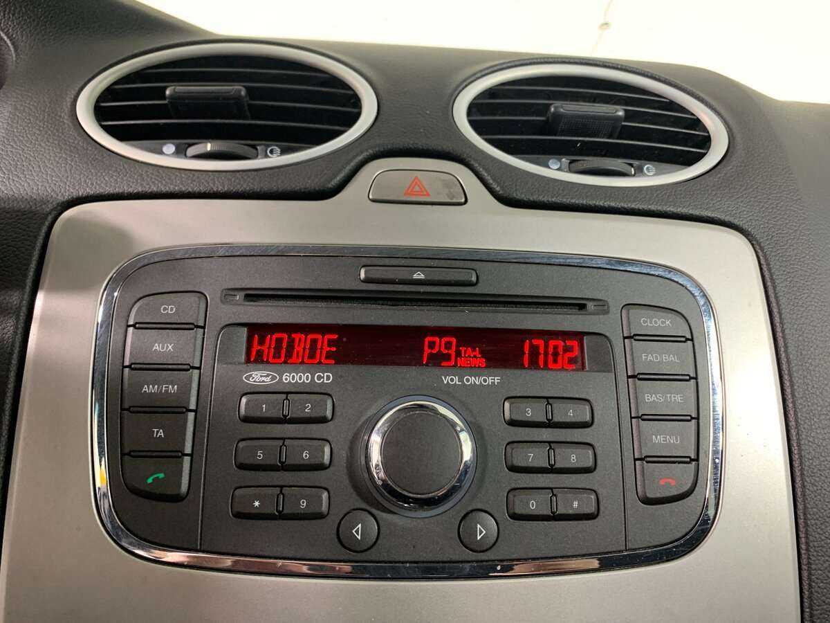 Ford Focus, 2011 Фото №13