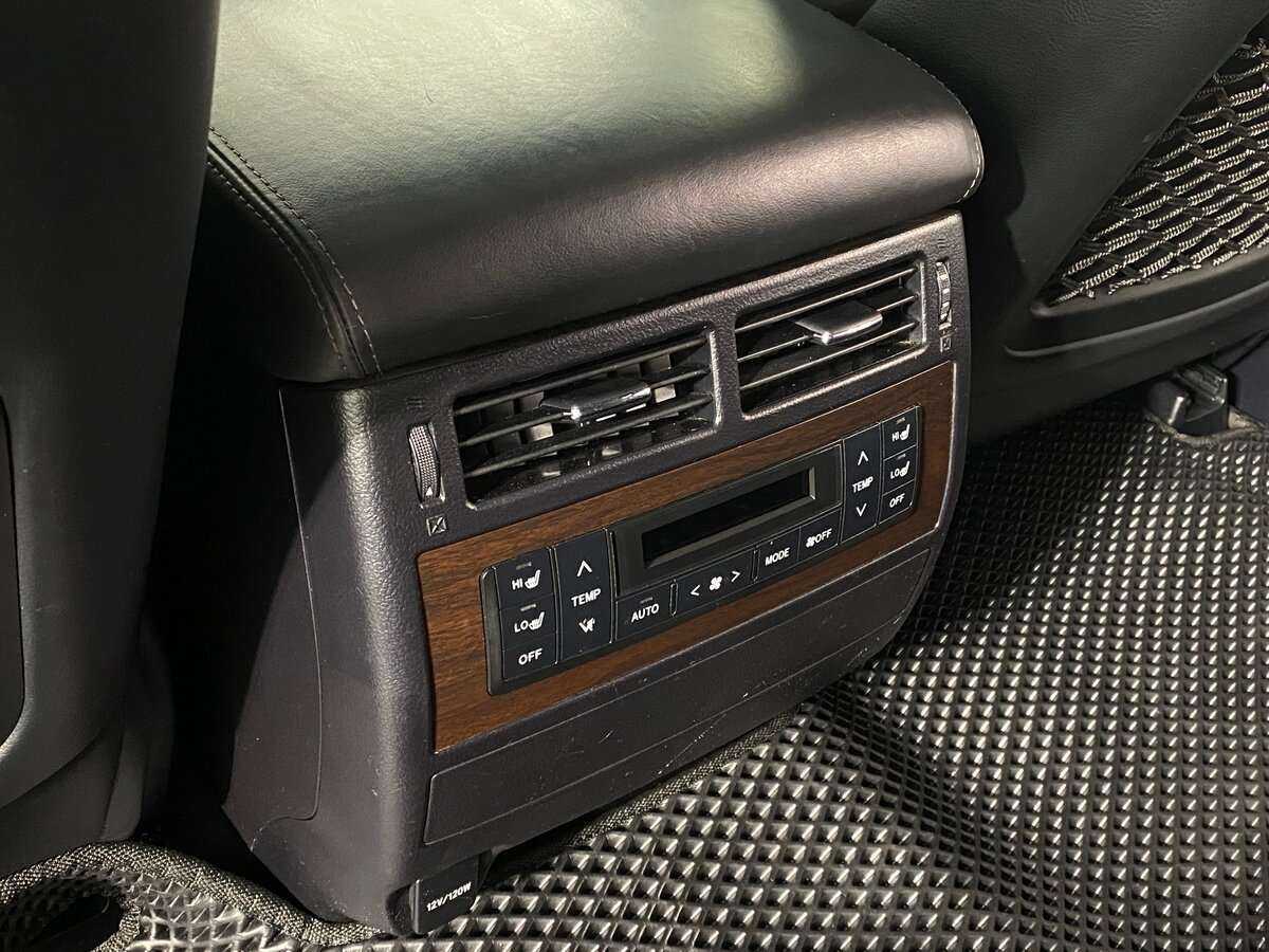 Toyota Land Cruiser, 2017 Фото №11