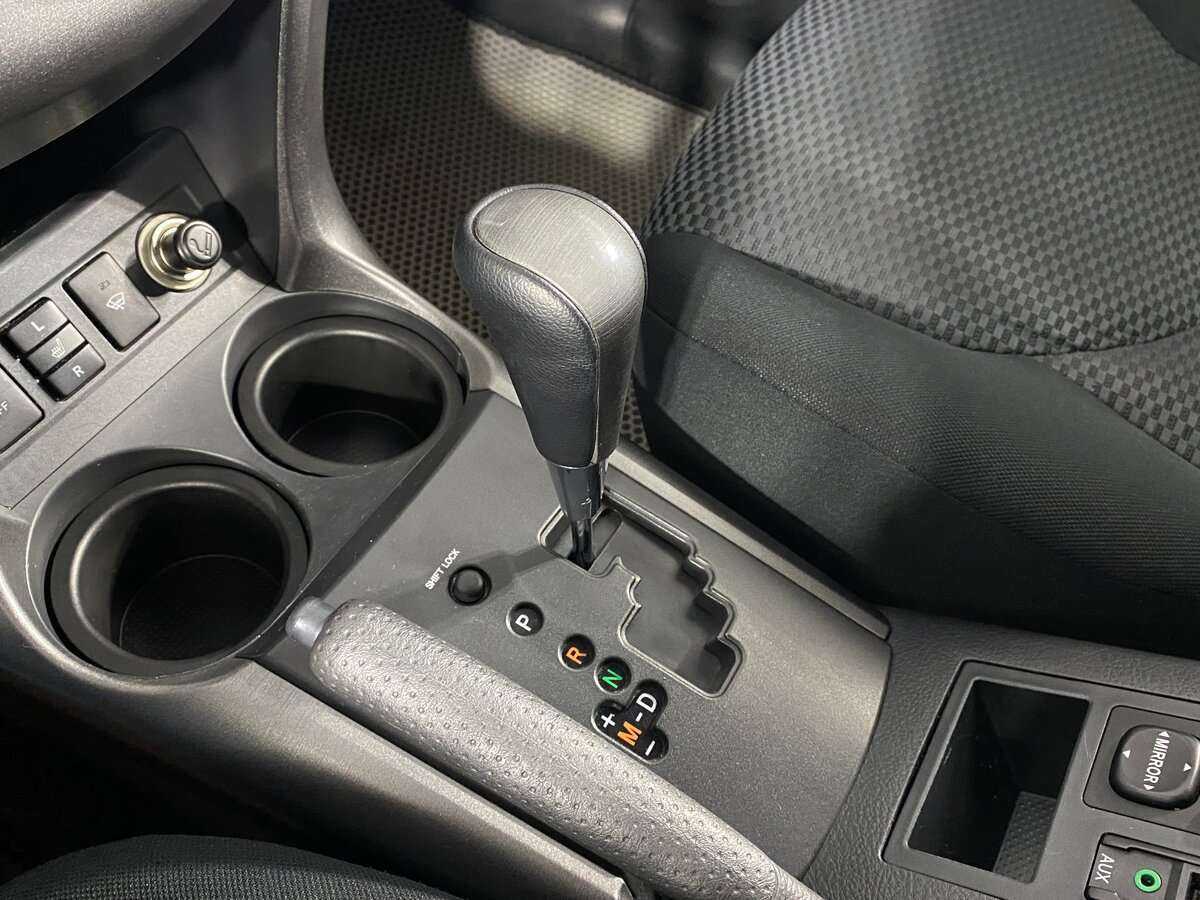 Toyota RAV4, 2011 Фото №13