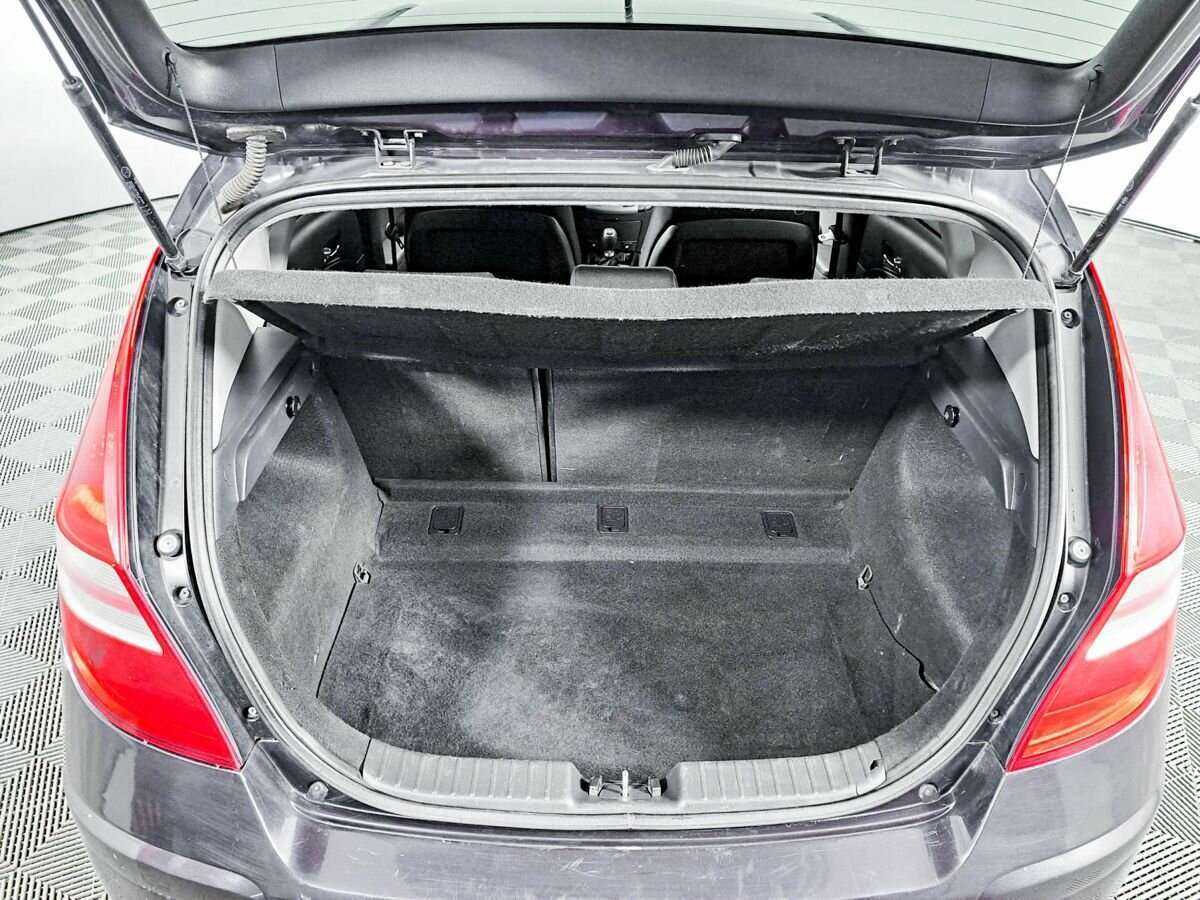 Hyundai i30, 2010 Фото №10