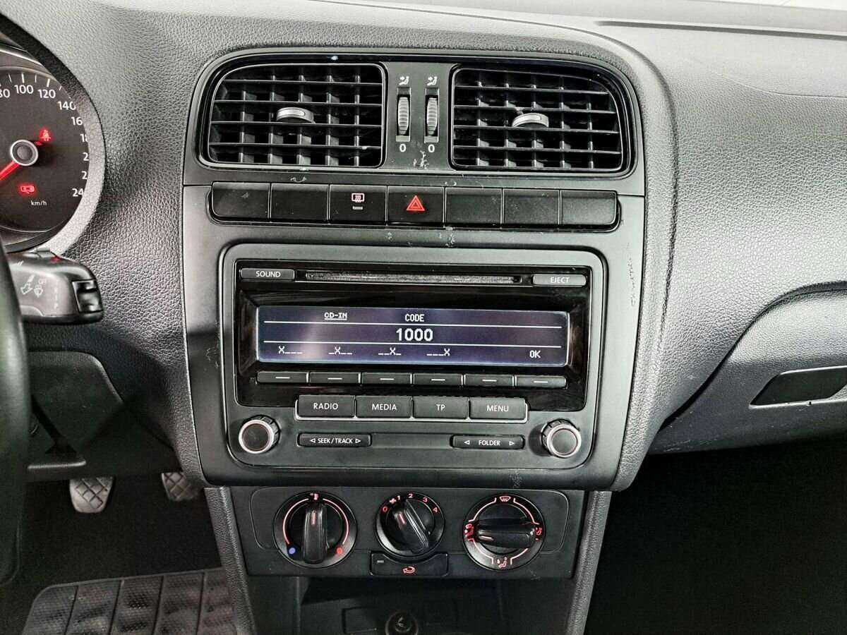 Volkswagen Polo, 2012 Фото №15