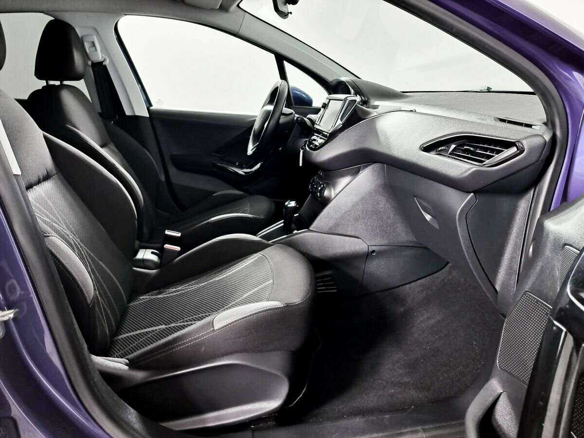 Peugeot 208, 2013 Фото №9