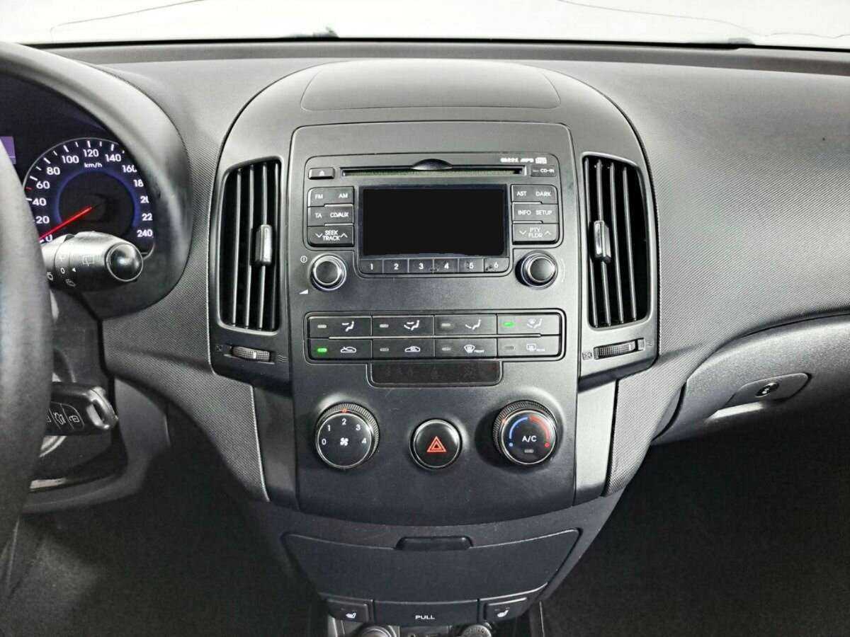 Hyundai i30, 2011 Фото №15