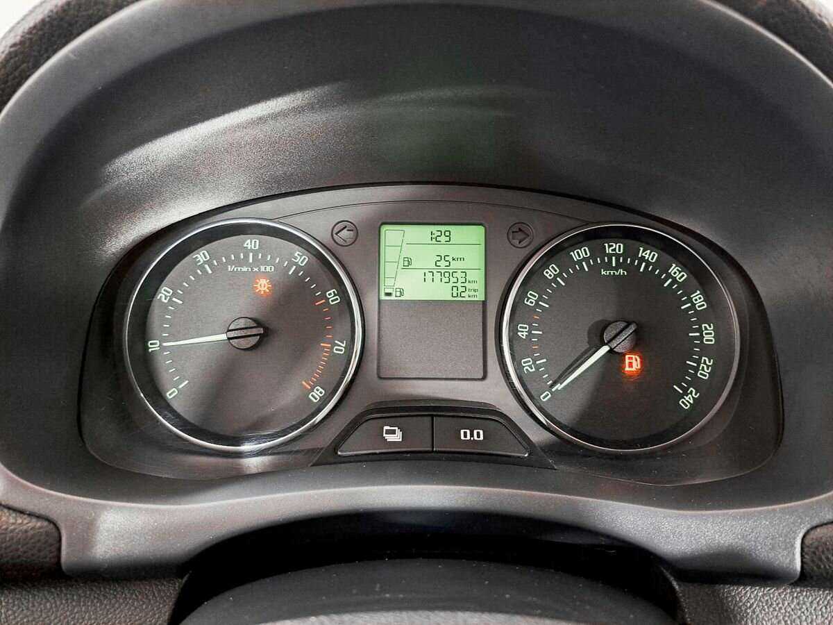 Skoda Fabia, 2010 Фото №11