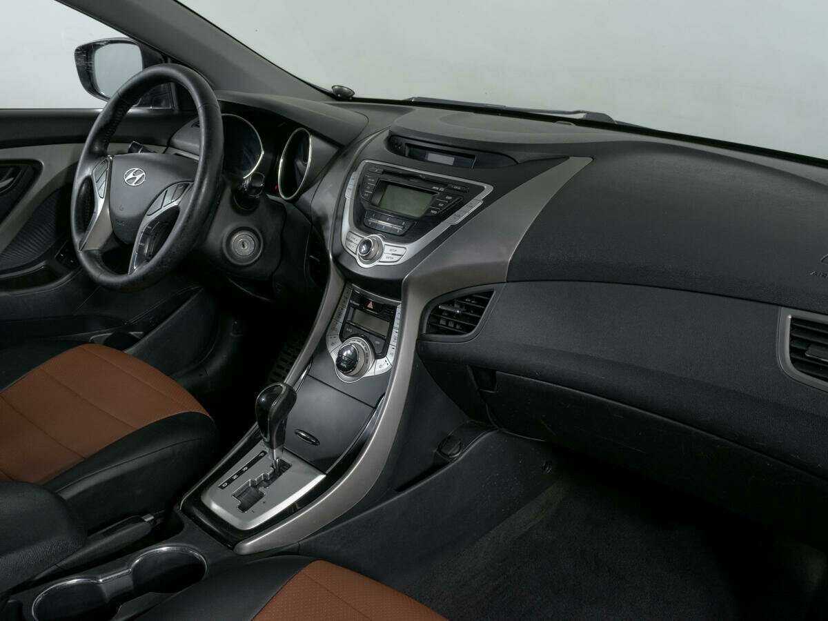 Hyundai Elantra, 2012 Фото №9
