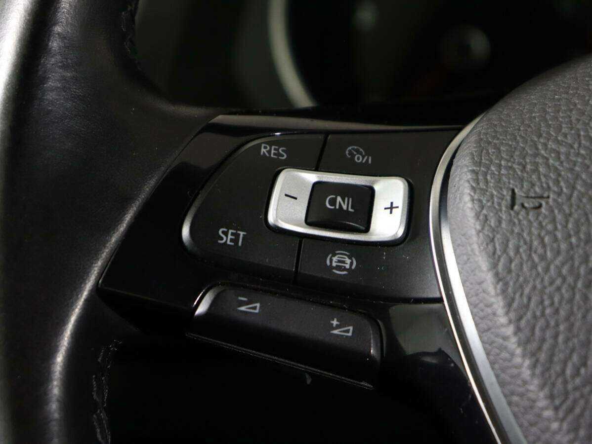 Volkswagen Tiguan, 2020 Фото №17