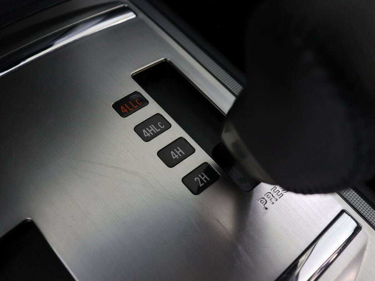 Mitsubishi Pajero, 2021 Фото №18