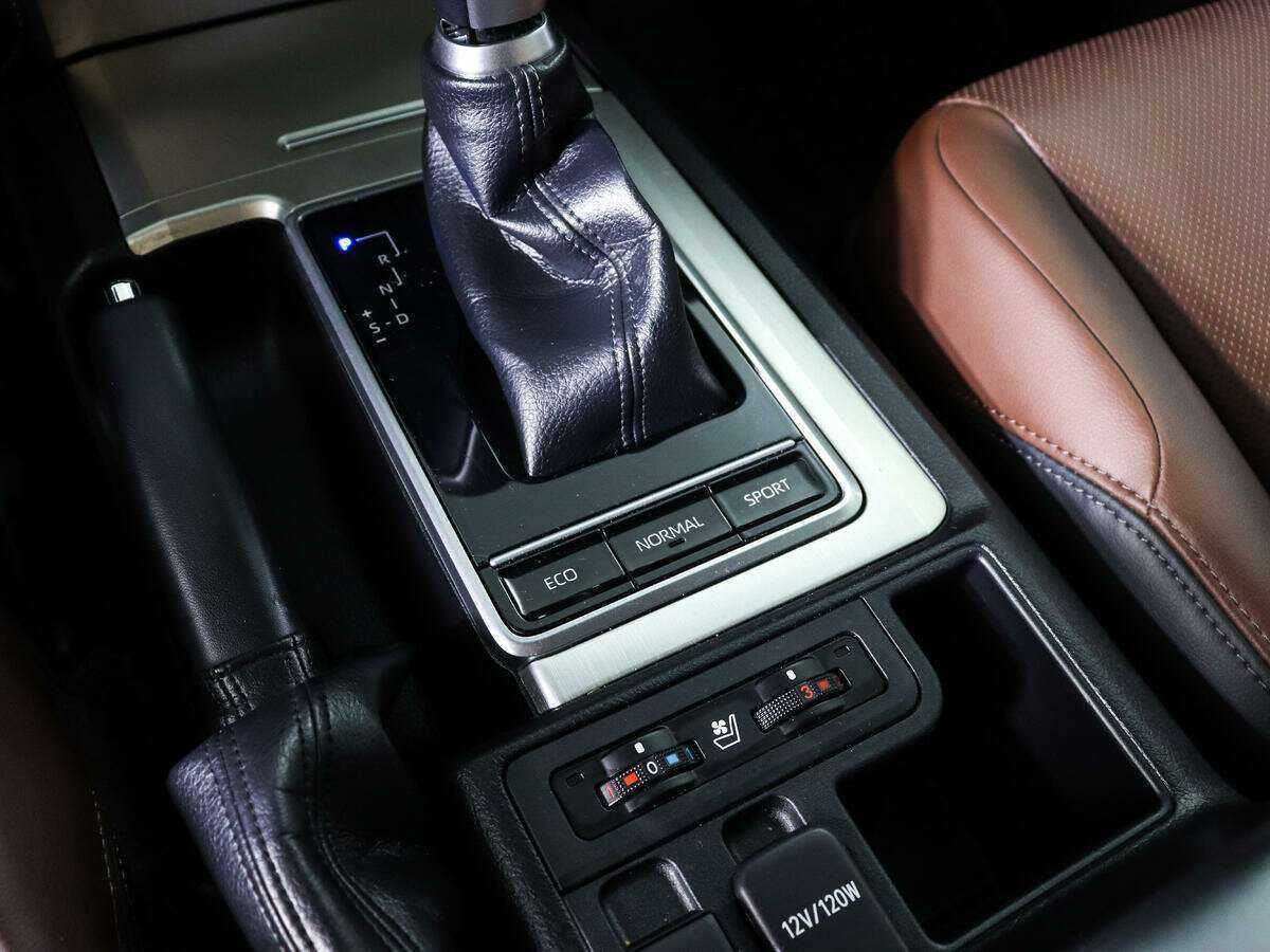 Toyota Land Cruiser Prado, 2020 Фото №15