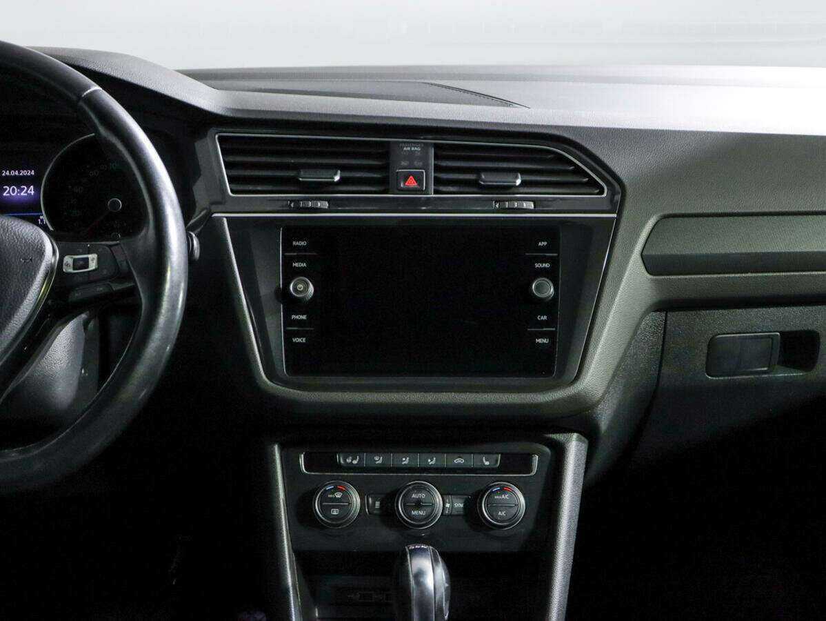 Volkswagen Tiguan, 2018 Фото №11