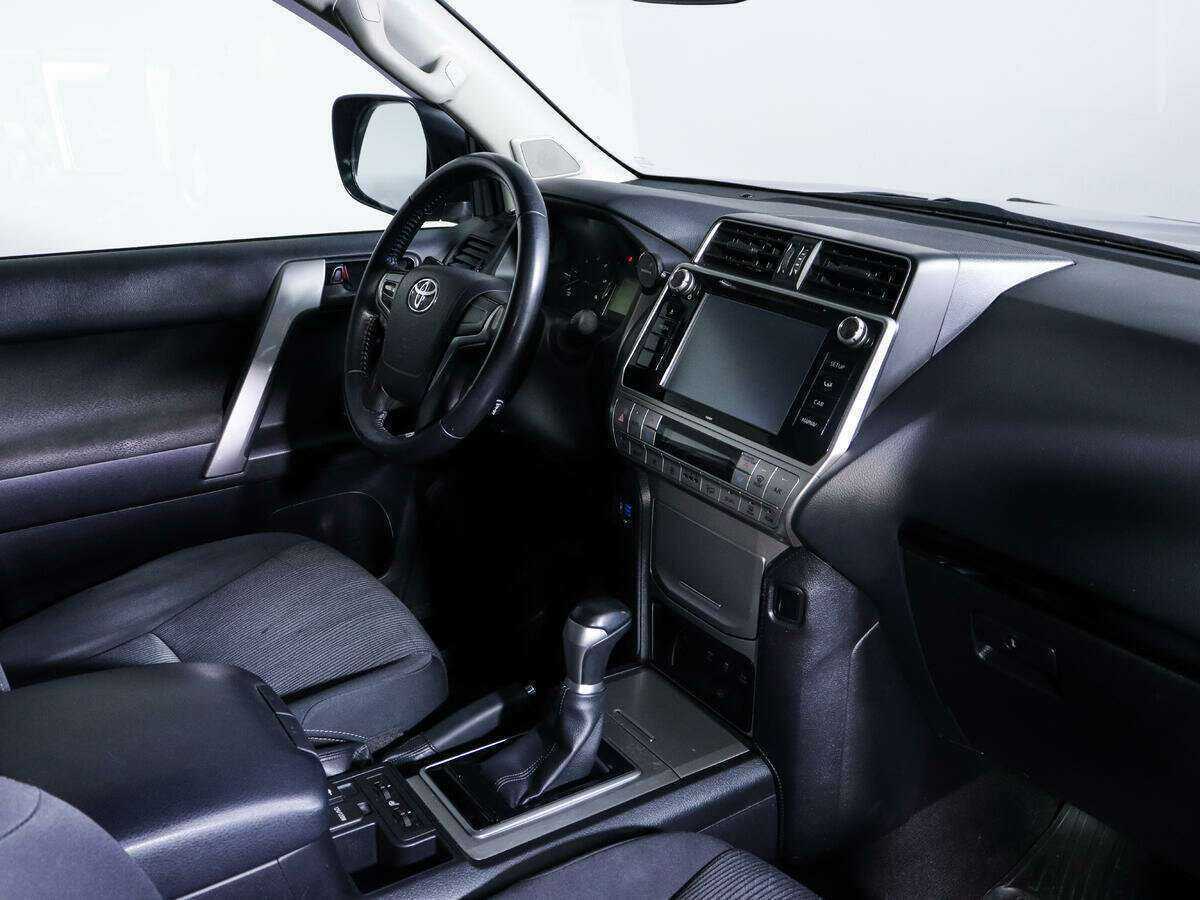 Toyota Land Cruiser Prado, 2019 - 143 980 км. | Фото №8