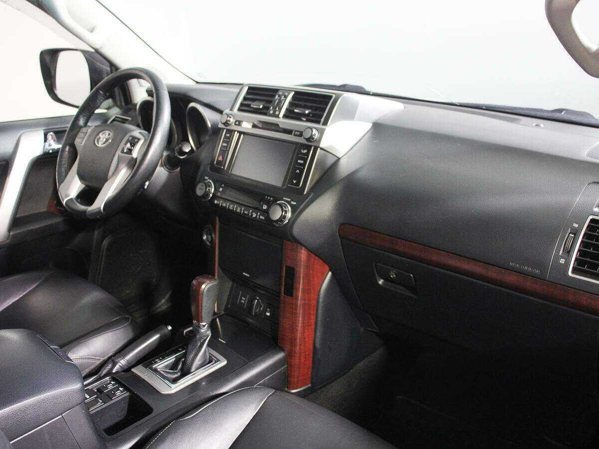 Toyota Land Cruiser Prado, 2017 - 174 190 км. | Фото №8