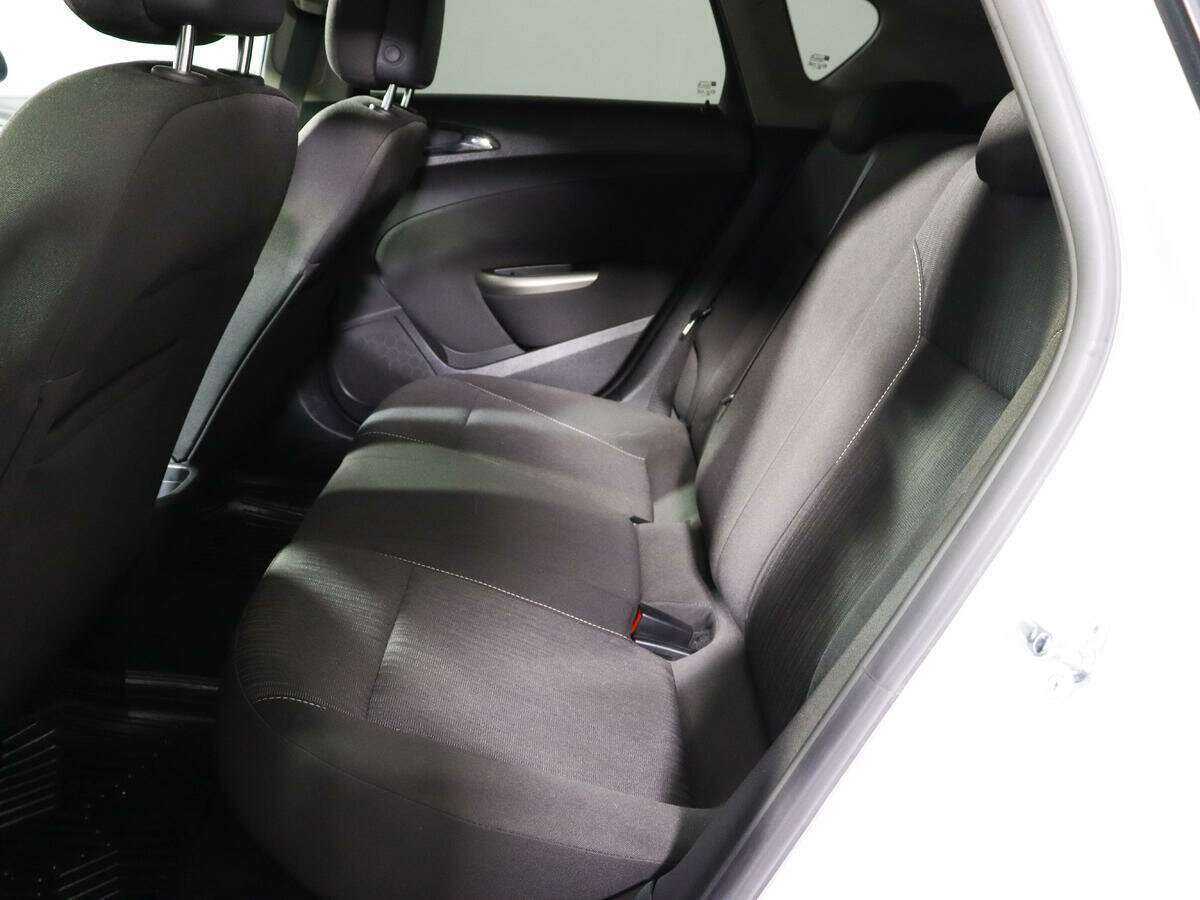 Opel Astra, 2011 - 88 364 км. | Фото №8