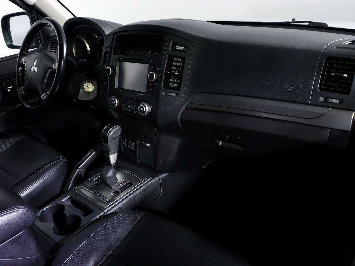 Mitsubishi Pajero, 2011 - 144 900 км. | Фото №8