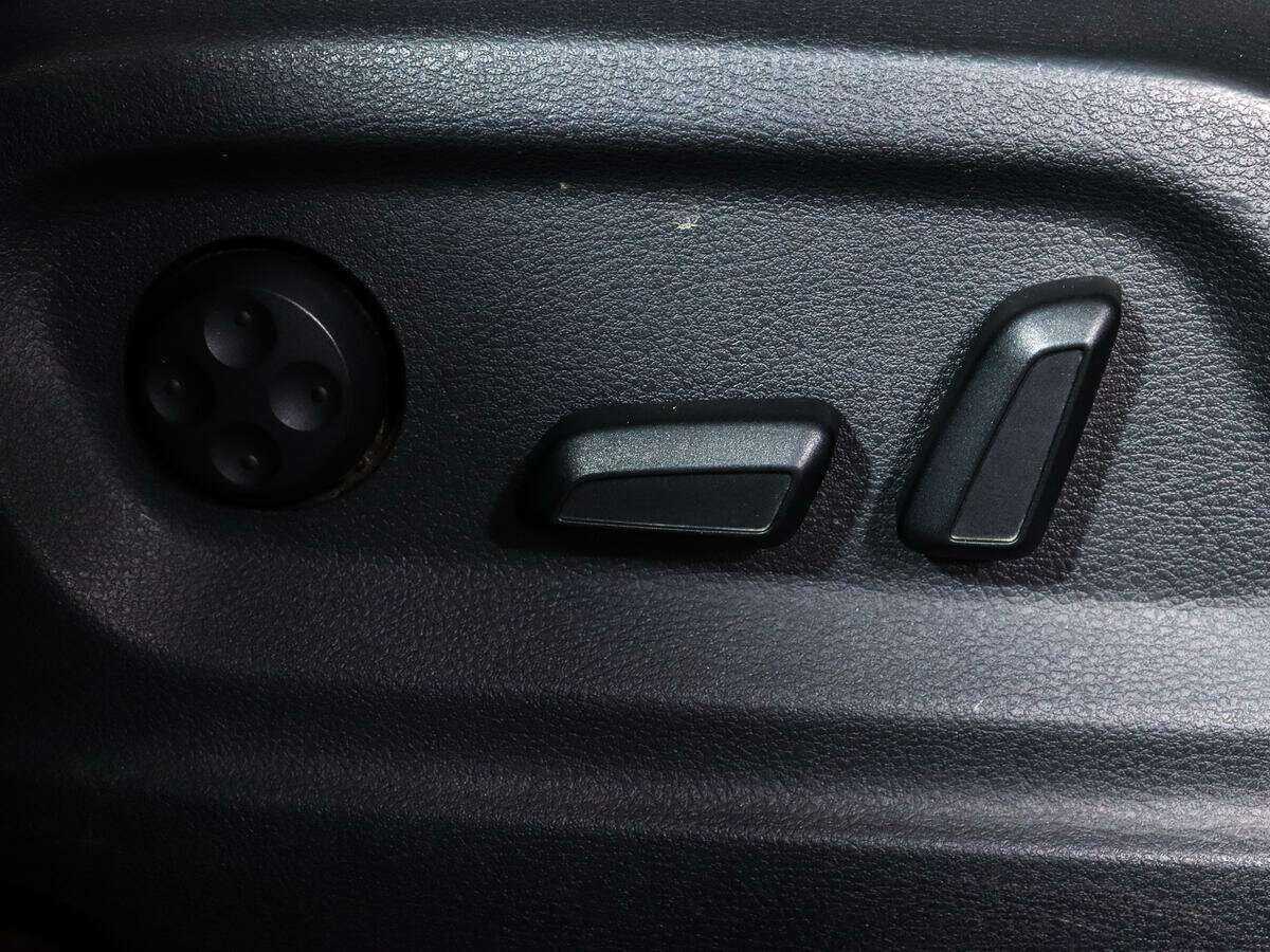 Volkswagen Tiguan, 2011 Фото №16