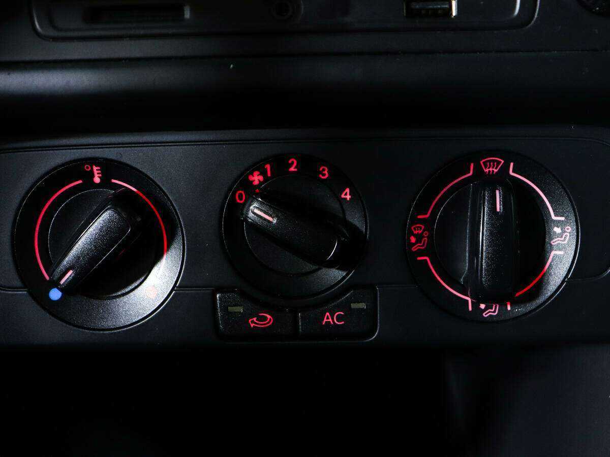 Volkswagen Polo, 2014 Фото №14