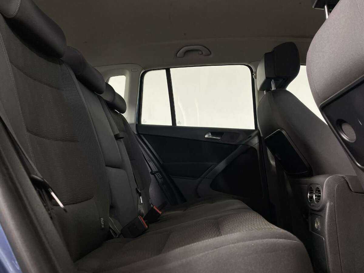 Volkswagen Tiguan, 2011 Фото №16