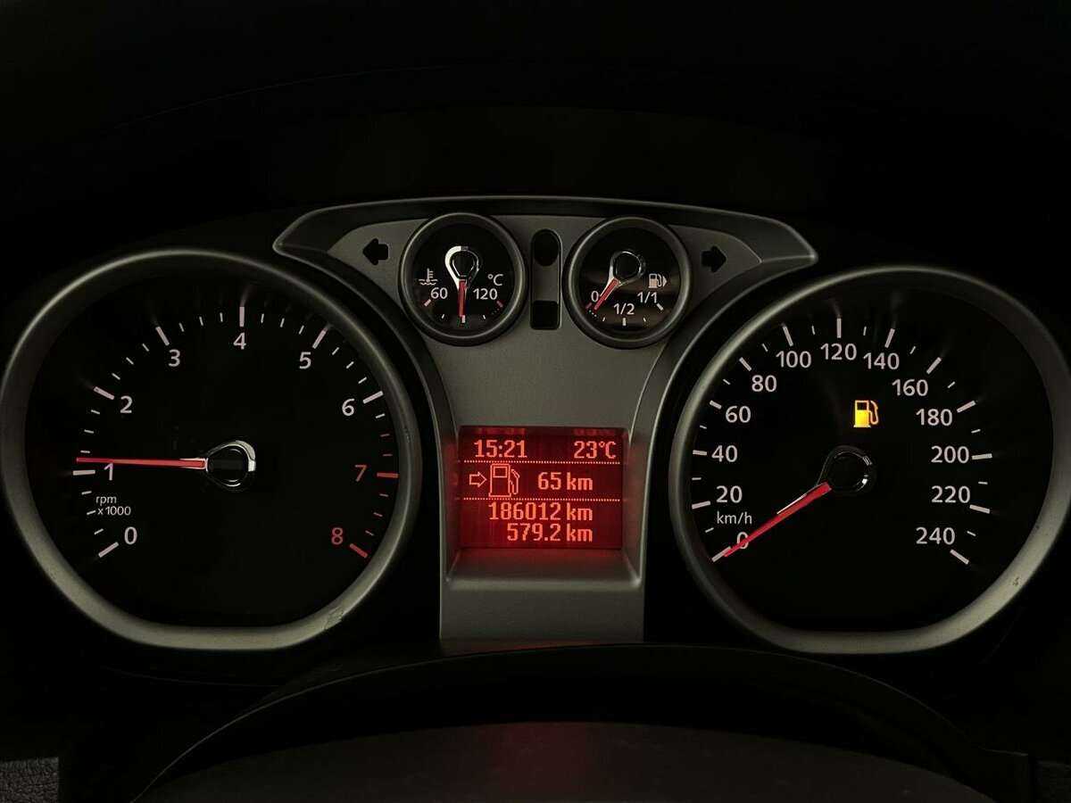 Ford Focus, 2010 Фото №11