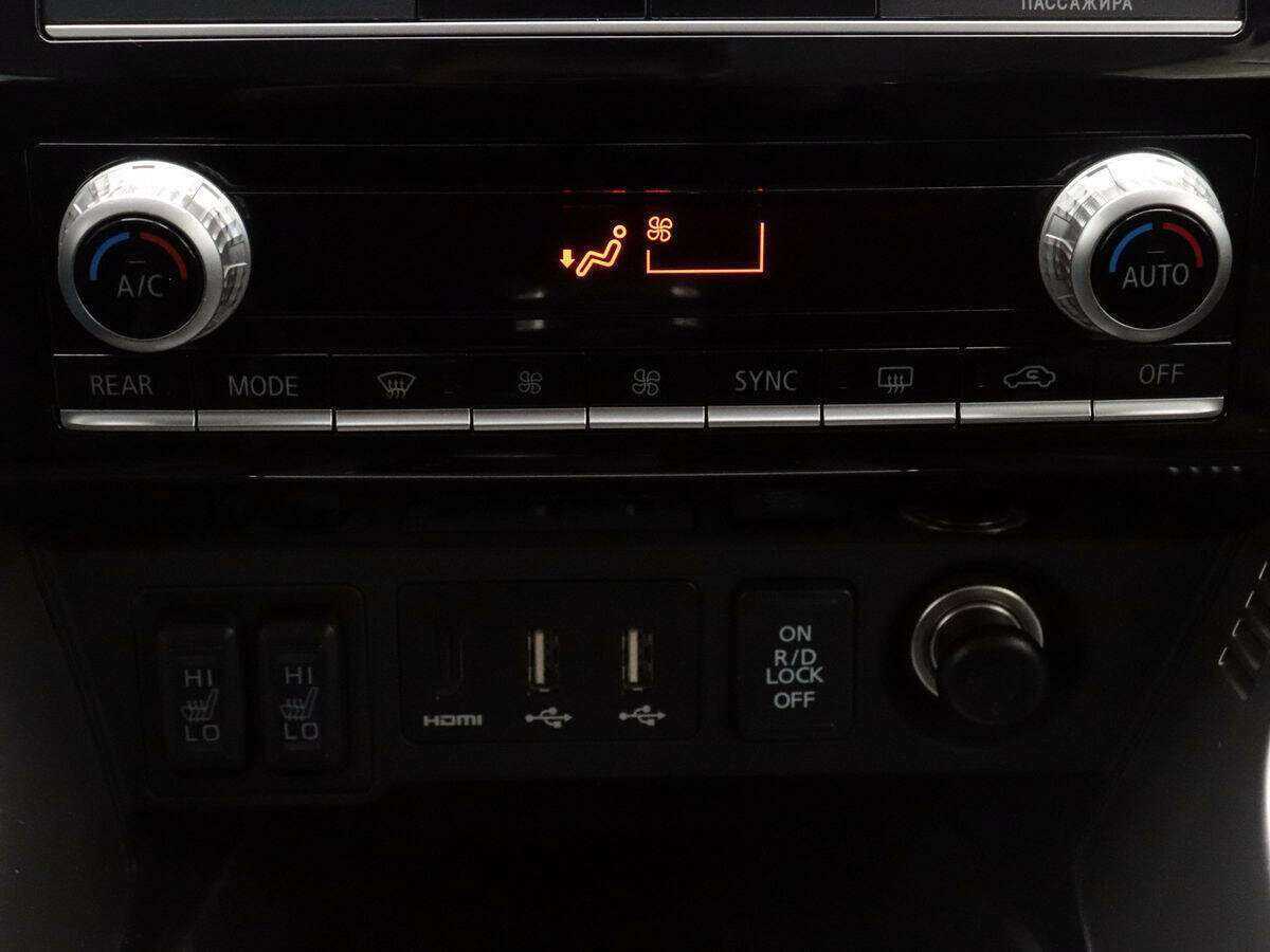 Mitsubishi Pajero Sport, 2021 Фото №18