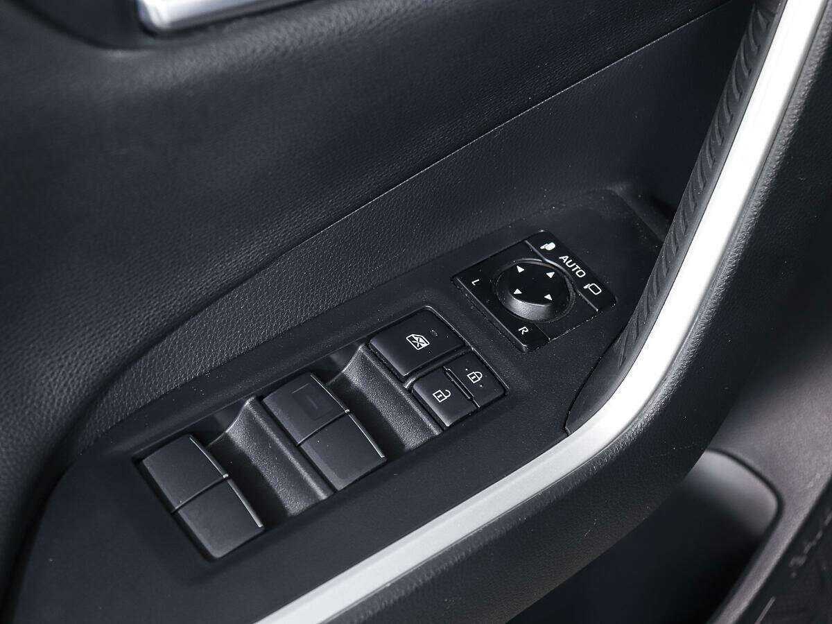 Toyota RAV4, 2019 Фото №17