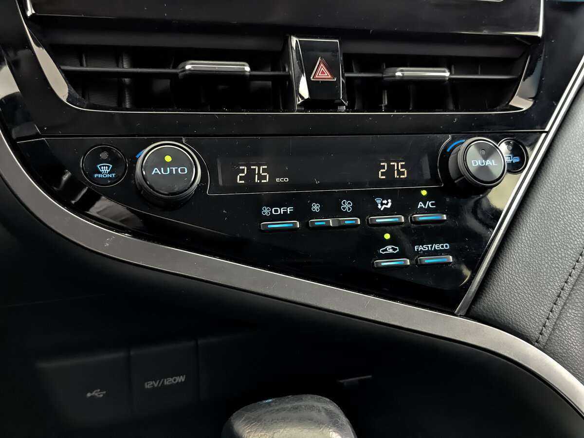 Toyota Camry, 2021 Фото №17