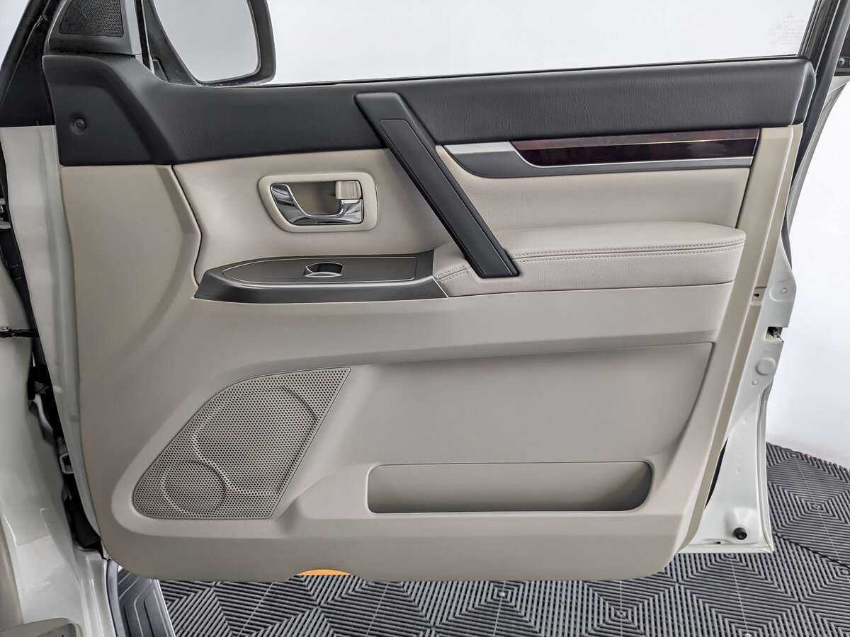 Mitsubishi Pajero, 2020 Фото №19