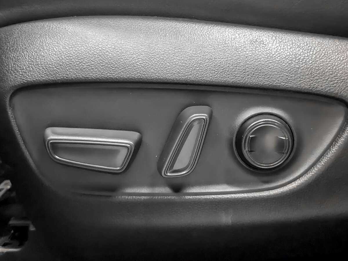 Toyota RAV4, 2022 Фото №16