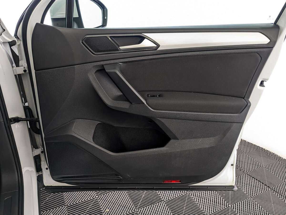 Volkswagen Tiguan, 2018 Фото №21