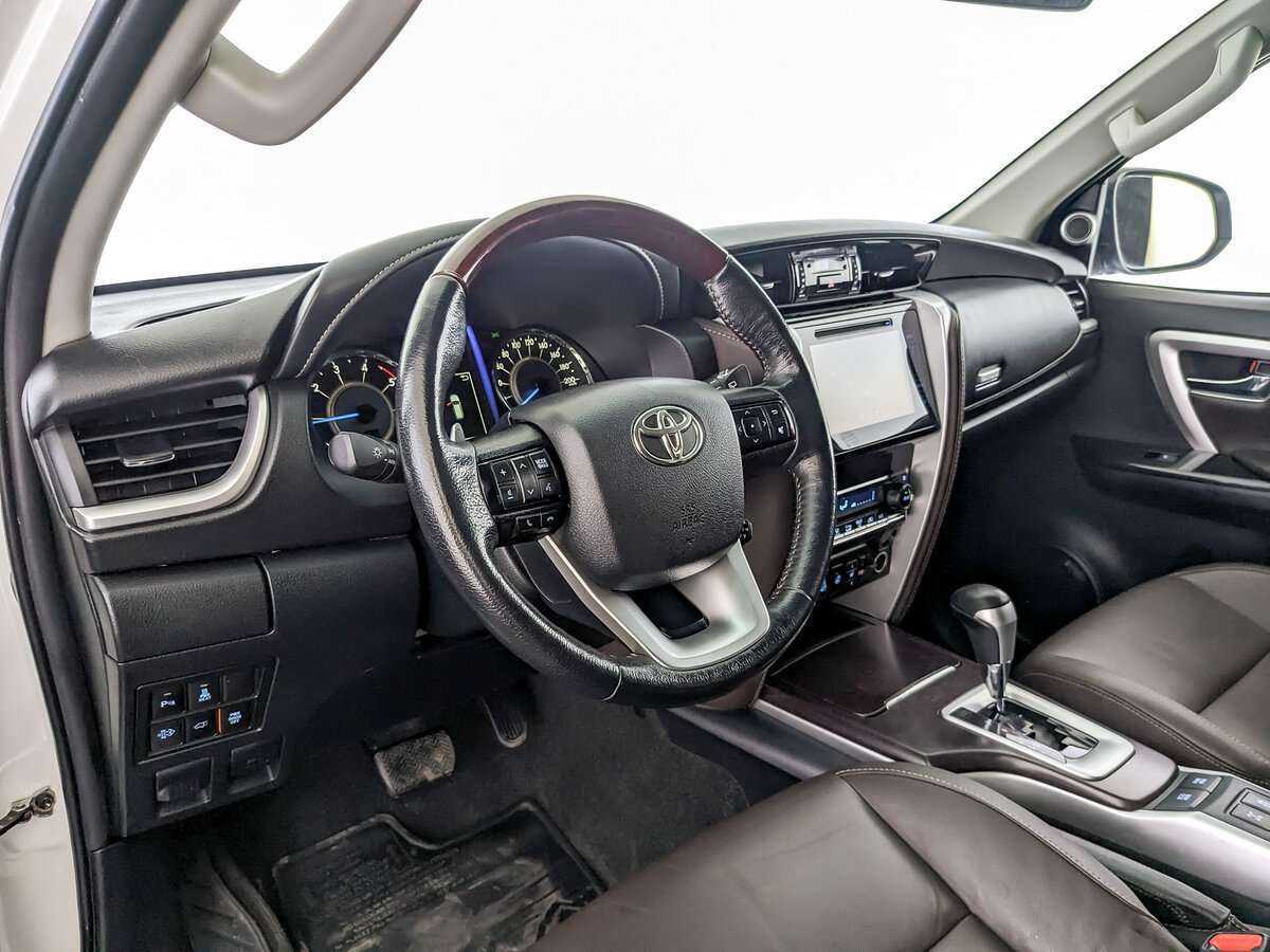 Toyota Fortuner, 2019 Фото №14