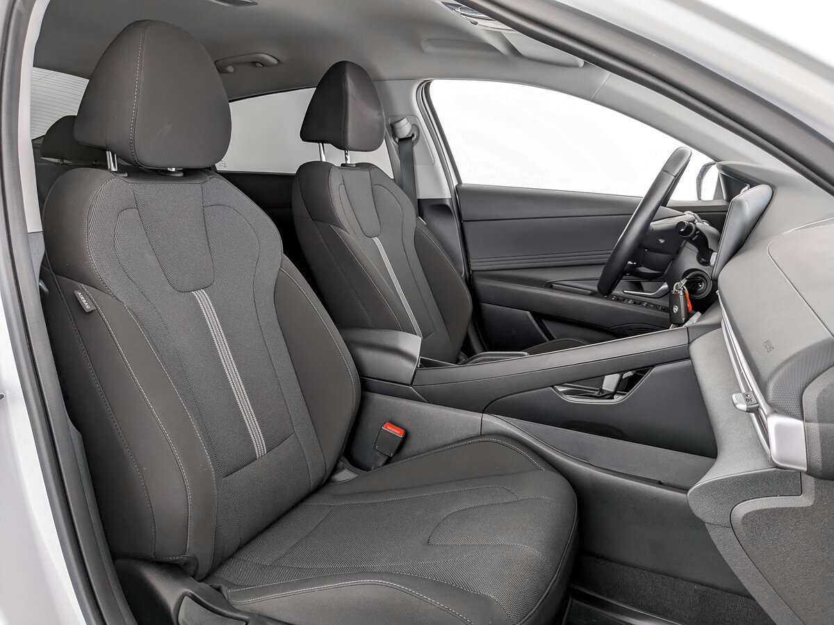 Hyundai Elantra, 2022 Фото №23