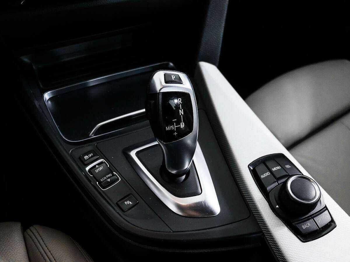 BMW 3 серии 320i xDrive, 2015 Фото №11