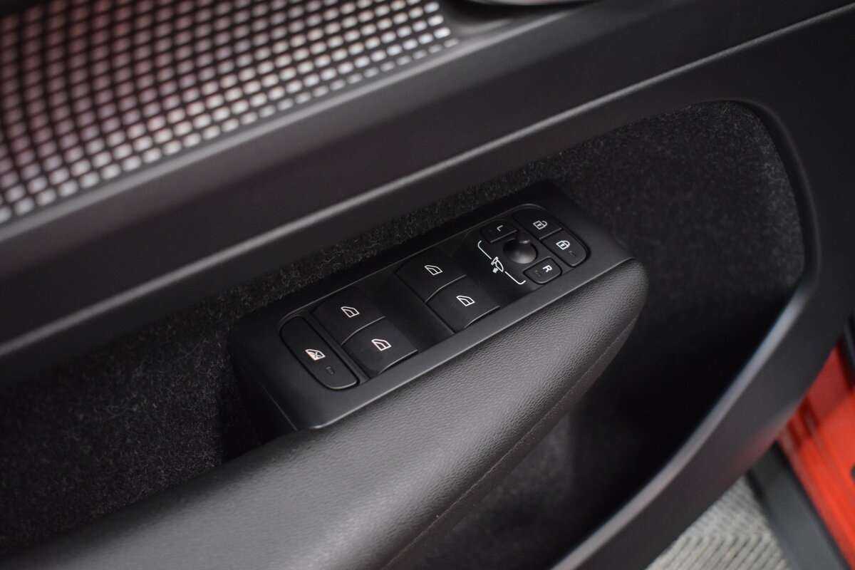 Volvo XC40, 2019 Фото №13